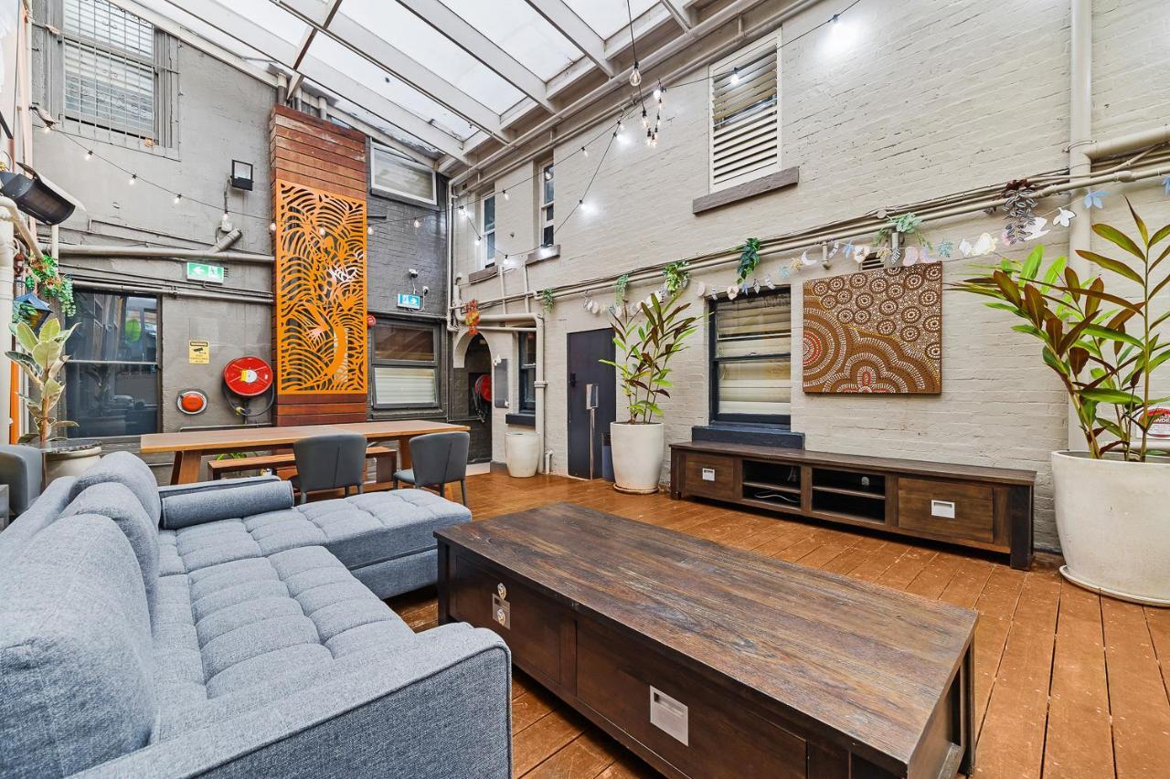 Ostello London Plane Backpackers Sydney Esterno foto