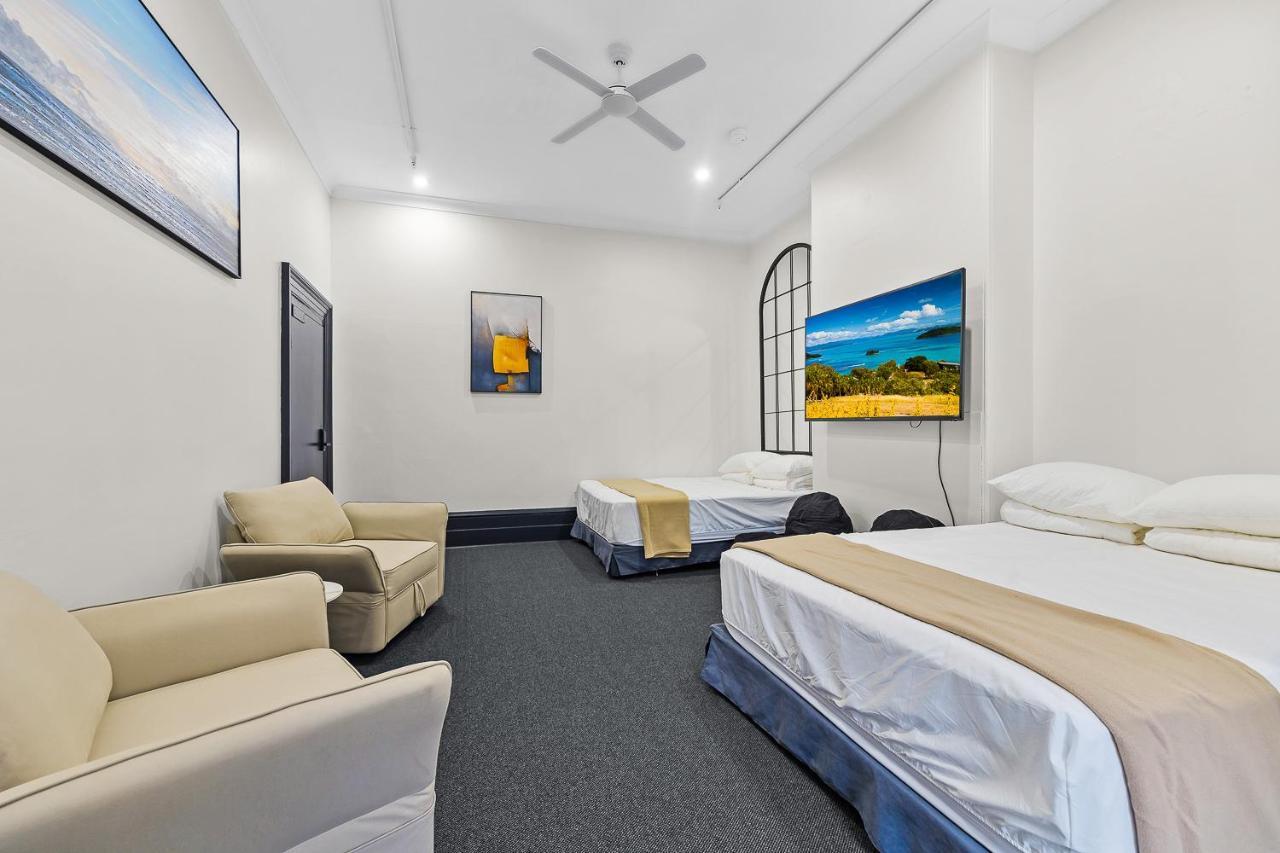 Ostello London Plane Backpackers Sydney Esterno foto